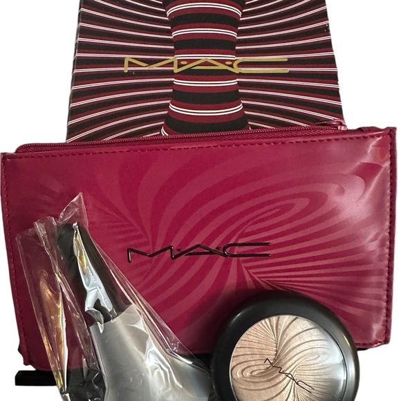 MAC - TRICK OF THE LIGHT EXTRA DIMENSION SKINFINISH KIT NEW! Collectible NIB - Picture 5 of 10